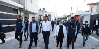 Entrega ayuntamiento de Puebla calles en Loma Linda con el programa Construyendo Contigo