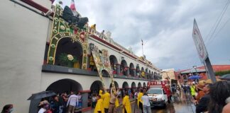 Ayuntamiento de Izúcar sigue rescatando tradiciones con el desfile de Arcos de Cucharilla