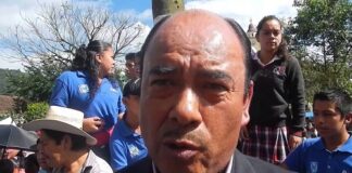 Escapa el alcalde de Quimixtlán, acusado de vínculos con delincuencia, revela Barbosa