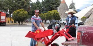 Entrega SDR apoyos a productores de valle de Libres y Sierra Nororiental