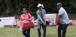 Entrega SDR apoyos para el campo poblano en Sierra Nororiental