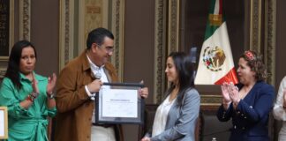 Congreso del Estado entrega reconocimiento a única científica poblana colaboradora de la NASA