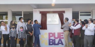 Entrega Sergio Salomón obras educativas y carreteras en Juan C. Bonilla y Tlaltenango