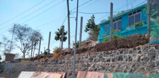 Con retiro de anuncio espectacular, se evita un riesgo sobre peatones y automovilistas en Izúcar de Matamoros