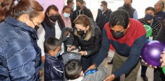 “Abrazando a la infancia” beneficia a niños de preescolar, cuidándolos del frío: María de la Barreda