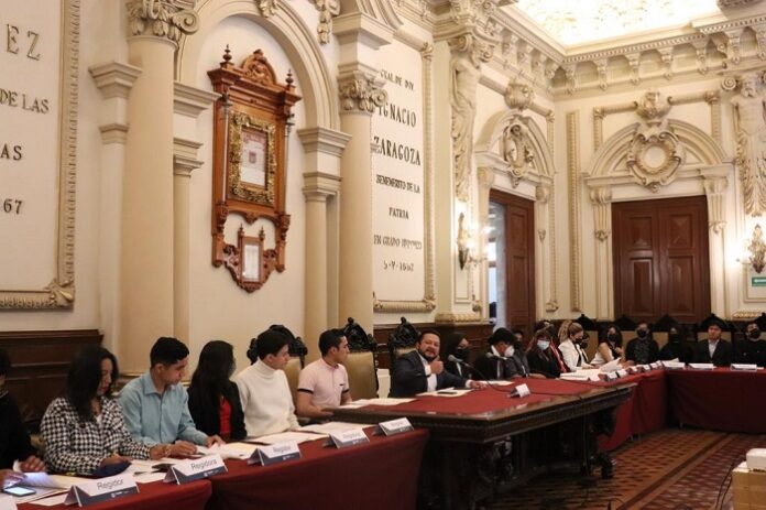 ARRANCA EN LA CAPITAL EL CABILDO UNIVERSITARIO 2023 CON ESTUDIANTES DE LA BUAP