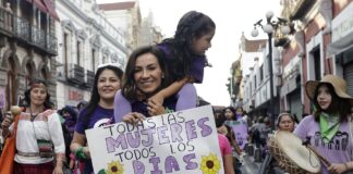 8M: Mujeres, niñas, niños, padres, hombres, marcharon por justicia en Puebla
