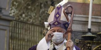 Se lanza arzobispo de Puebla contra el aborto