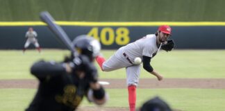 Pericos barren a Campeche en la primera serie de temporada