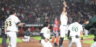 Pericos hace la hombrada y da la vuelta para vencer 7-6 a Diablos
