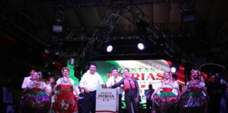 Puebla se pinta de verde, blanco y rojo; ayuntamiento enciende la luminaria patria