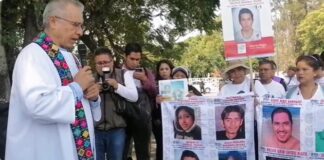 Misa, cantos y llanto, en la marcha por los desaparecidos en Puebla