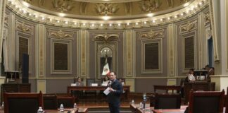 Estudiantes de la Mixteca visitan el Congreso del Estado