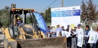 Inicia Mundo Tlatehui adoquinamiento en calle Apetlahuaya en Cacalotepec