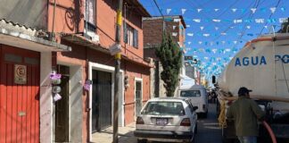Paola Angon cumple el compromiso de abastecer de agua a los barrios de Jesús y Santiago