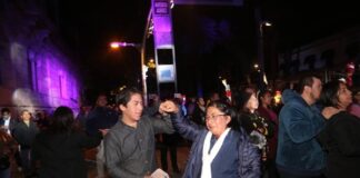 ¡Poblanos sacan sus mejores pasos en concierto navideño!