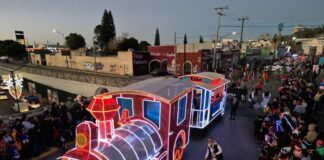 Miles de niños poblanos aclaman a los Reyes Magos; Adán Domínguez, exhorta a la unión familiar
