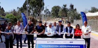 Inaugura Edmundo Tlatehui adoquinamiento con puente alcantarilla en la calle Apetlahuaya en Cacalotepec