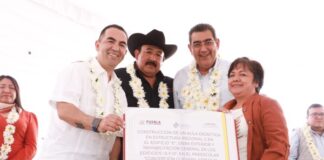 El gobernador Sergio Salomón inaugura calle Hidalgo en los Reyes de Juárez