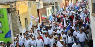 Lalo Rivera marcha en San Martín Texmelucan por una Puebla sin miedo