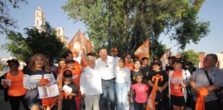 Fernando Morales se encuentra con vecinos de la colonia Remedios