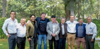 Mario Riestra se reúne con empresarios y leyendas del deporte