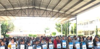 Fortalece Edmundo Tlatehui la educación; arranca la entrega de 13 mil kits escolares