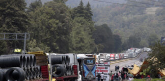 Por dos horas reabren la pista México- Puebla
