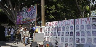 Marchan en Puebla por los 43 desaparecidos de Ayotzinapa