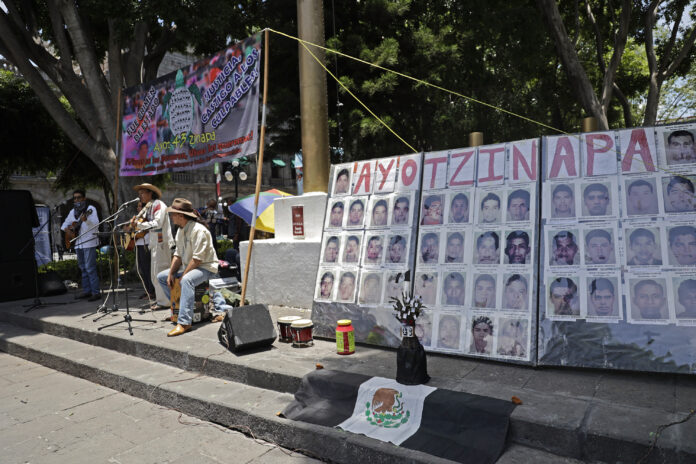 MANIFESTACIÓN . AYOTZINAPA