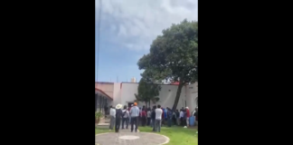 Balazos irrumpen la toma de protesta en Tianguismanalco