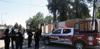 Padres de familia de primaria de Cholula intentan linchar a conserje señalado de presunto abuso sexual