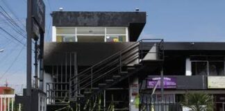 Con plantón en Casa Aguayo, transportistas exigen aumento a la tarifa del pasaje
