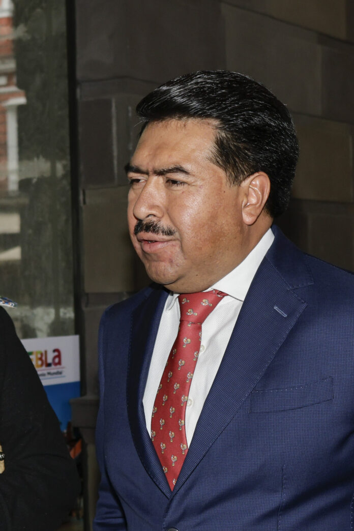 javier-aquino-646218