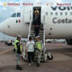 En Jalisco, un hombre que alteró el orden al interior de un avión que viajaba rumbo a Tijuana fue detenido