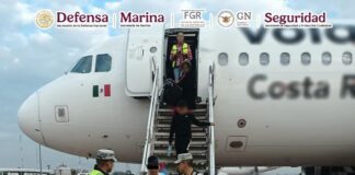 En Jalisco, un hombre que alteró el orden al interior de un avión que viajaba rumbo a Tijuana fue detenido