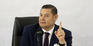 Armenta Mier propone encuentro con dirigencias de partidos; felicita a Mario Riestra nuevo líder del PAN