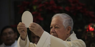 Arzobispo de Puebla pide por las muertes recientes en el estado durante la Misa dominical