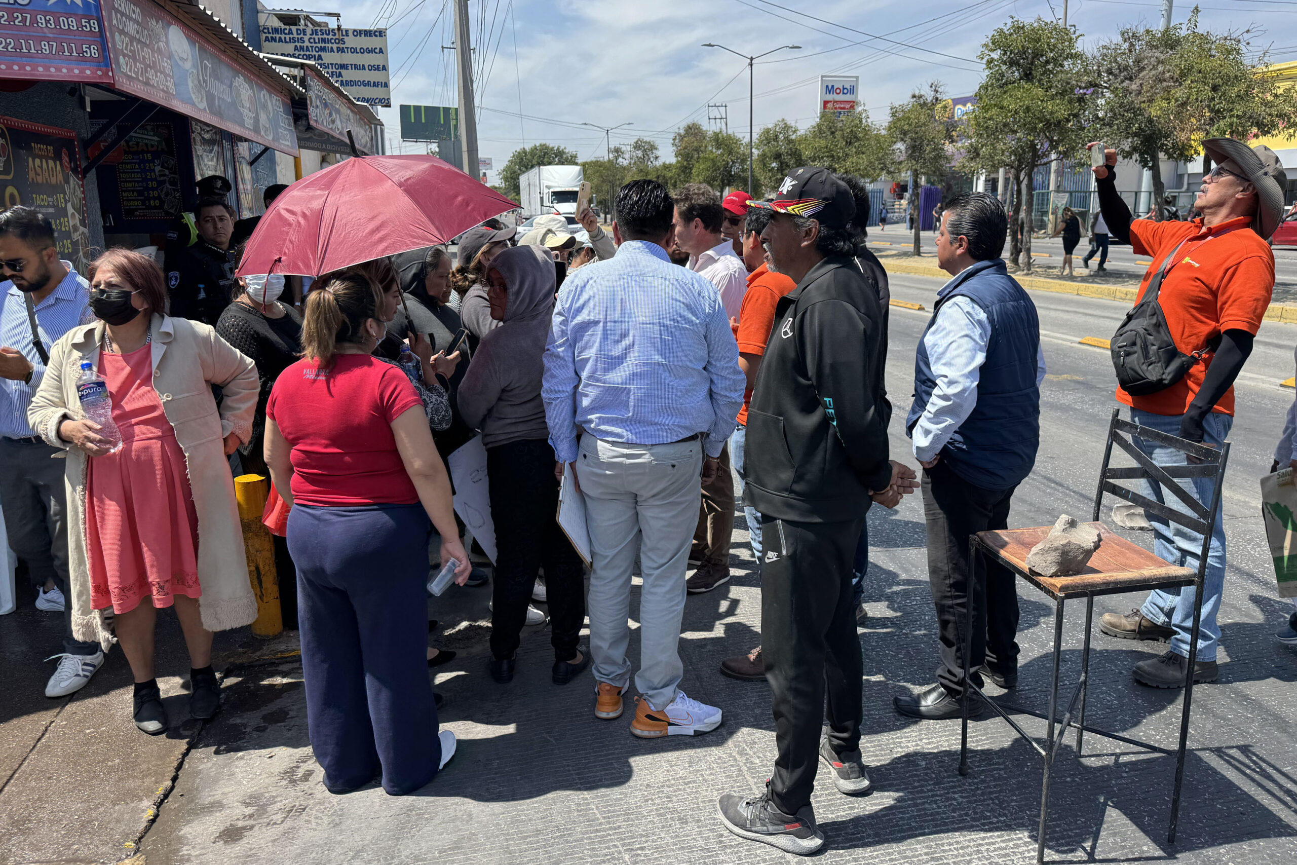 Vecinos del sur de Puebla bloquean la 11 Sur por falta de agua | Mediatik