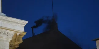 Segunda fumata negra en el Vaticano