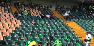 “El deporte es una prioridad para este gobierno” asegura Omar Muñoz tras lanzar la primera bola en el juego de Los Pericos