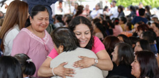 Festeja Lupita Cuautle el Día de las Madres; “Las mamás son el motor de la familia”