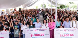 Entrega Lupita Cuautle apoyos económicos y capacitación a mujeres emprendedoras