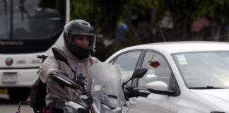 Aprueban en Puebla la “Ley Casco”; motociclistas deberán portar código y repartidores chaleco reflejante
