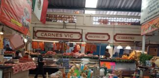 Tensión política en San Pedro Cholula: manifestación en el Mercado Cosme del Razo, detrás intereses oscuros