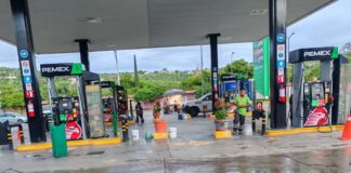Desabasto de gasolina en Acatlán, acusan