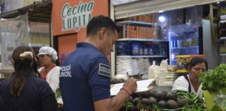 Policía de San Pedro Cholula suma a más comerciantes al comité de seguridad del Tianguis de Xixitla