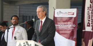 Encabeza Pepe Chedraui entrega de banderas en escuelas, juntas auxiliares e inspectorías