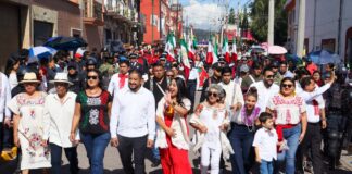 Tonantzin Fernández lidera el tradicional Desfile de Independencia