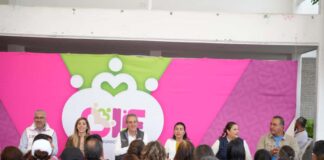 Entrega Pepe Chedraui apoyos alimentarios a familias de San Baltazar Campeche